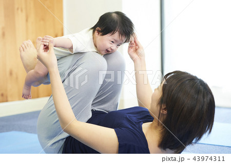 ベビーヨガ ベビーヨガ 43974311