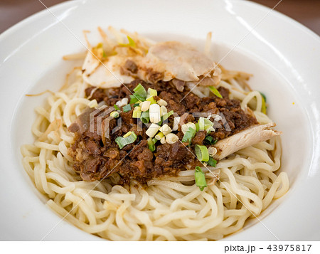 牛肉 ビーフ 中華麺 43975817