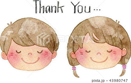 目を閉じて微笑む子供たちの水彩イラスト(Thank You文字付き) 43980747