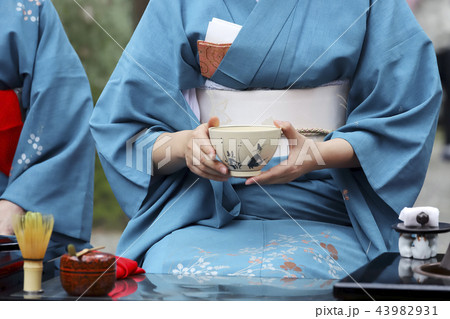 茶会　野点　茶碗 43982931