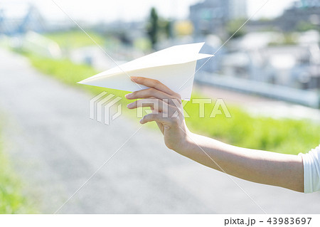 紙飛行機 紙飛行機 43983697