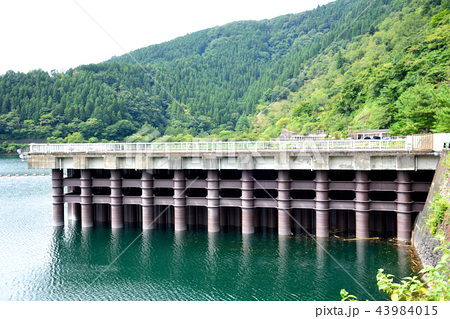 奥多摩湖 ヘリポート 小河内ダムサイト 東京都西多摩郡奥多摩町の写真素材