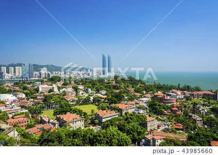 aerial view of Gulangyu island with Xiamen skyline 43985660