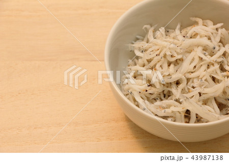 釜揚げしらす(いわし稚魚) 釜揚げしらす(いわし稚魚) 43987138