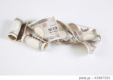 Japanese Yen bills on white 43987505