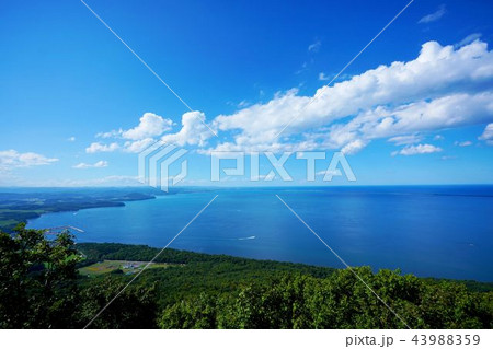 展望台から見たサロマ湖 ”佐呂間町” 展望台から見たサロマ湖 ”佐呂間町” 43988359