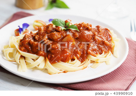 linguine pasta with tomato sauce linguine pasta with tomato sauce 43990910