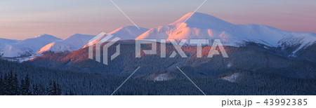 Mountain panorama 43992385