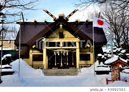 札幌市江南神社の拝殿冬景色 札幌市江南神社の拝殿冬景色 43992561