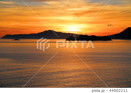 中江ノ島と日の出 中江ノ島と日の出 44002211