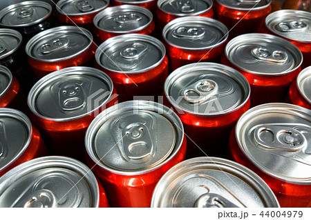 Aluminum drink cans closeup 44004979