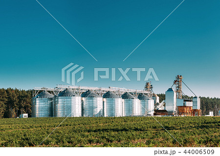 Granary, Grain-drying Complex, Commercial Grain Or Seed Silos In 44006509