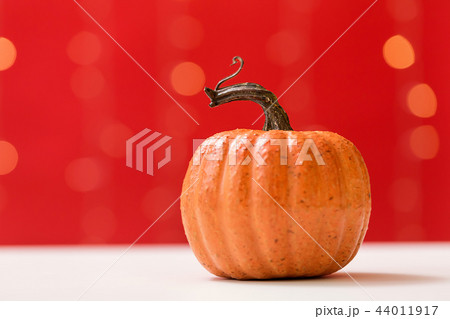 A autumn pumpkin 44011917