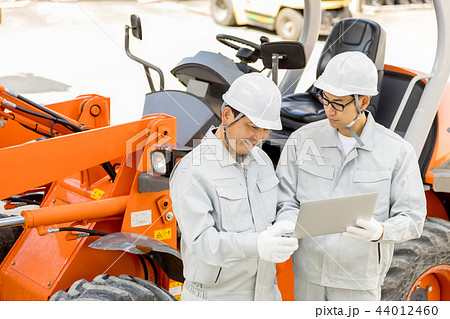働く人々　重機 44012460
