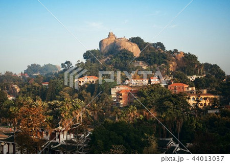 Sunlight Rock Sunlight Rock 44013037