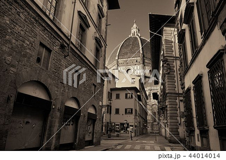 Duomo Santa Maria Del Fiore street 44014014