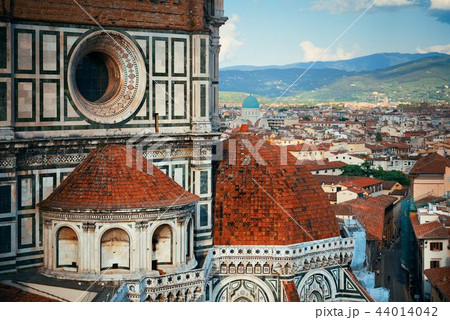 Duomo Santa Maria Del Fiore closeup 44014042