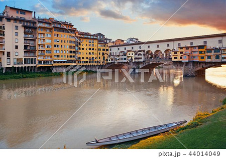 Florence Ponte Vecchio sunrise 44014049