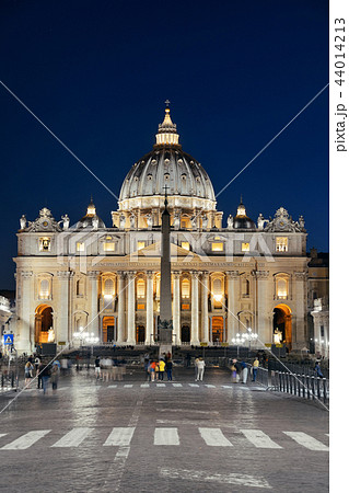 St Peters Basilica at night 44014213