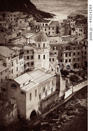 Vernazza buildings and sea in Cinque Terre 44014264