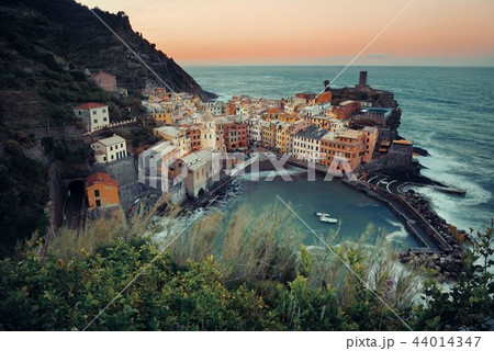 Vernazza bay buildings and sea in Cinque Terre 44014347