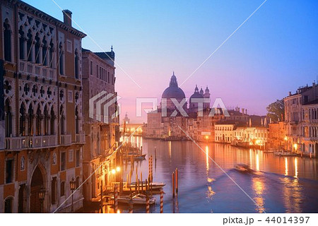 Venice Grand Canal sunrise and boat 44014397