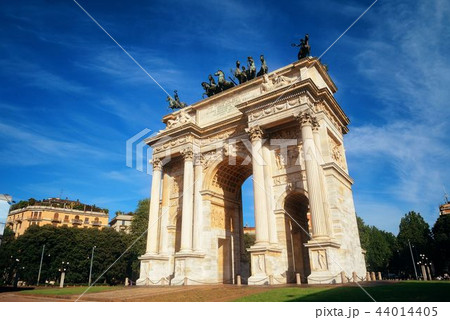 Arch of Peace Milan 44014405