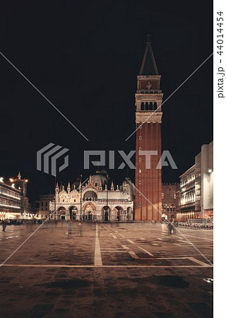 Piazza San Marco night 44014454