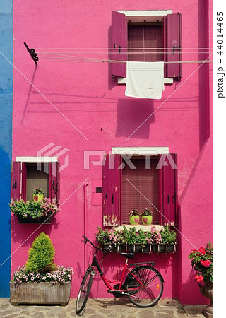 Colorful Burano closeup 44014465
