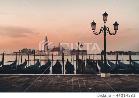 Gondola and San Giorgio Maggiore island sunrise 44014533