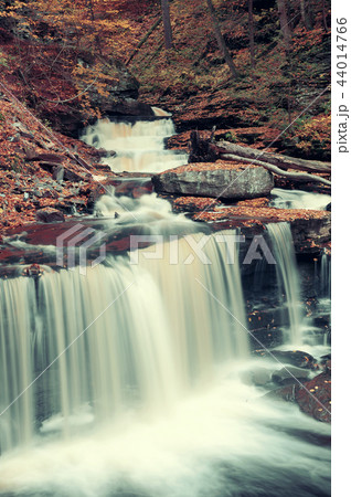 Autumn waterfalls Autumn waterfalls 44014766