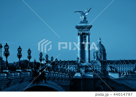 Alexandre III bridge 44014797