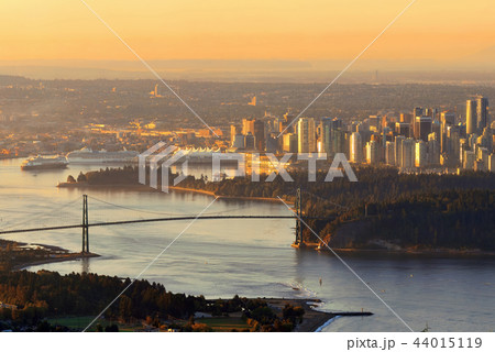 Vancouver sunrise 44015119