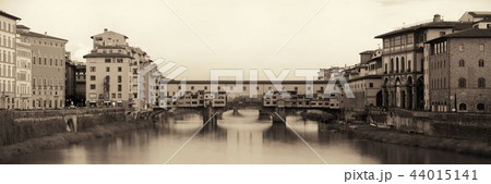 Florence Ponte Vecchio panorama monochrome 44015141