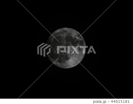 満月　大潮　full moon　月　天体　夜空　星　宇宙　クレーター　月見 44015181