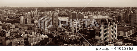 Vancouver rooftop view 44015362