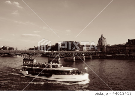 River Seine 44015415