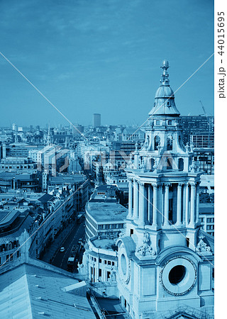 London rooftop view 44015695