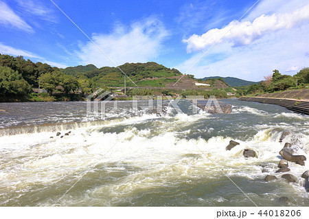 山田堰 福岡県朝倉市の筑後川にある堰 ドローンより空撮 山田堰 福岡県朝倉市の筑後川にある堰 ドローンより空撮 44018206