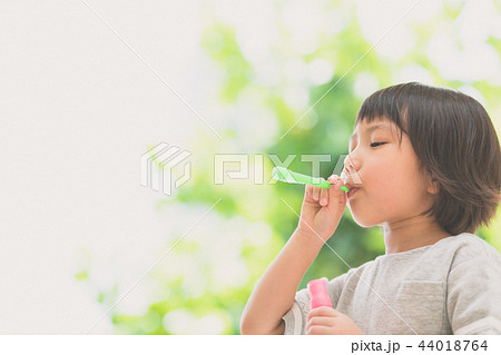 女の子 44018764