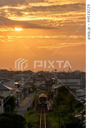 千葉県　久留里線　上総清川駅　夕日 44019229