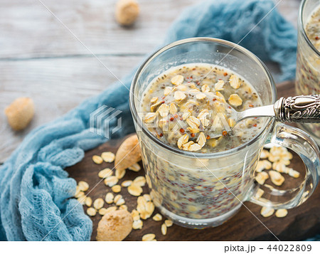 Overnight oat quinoa porridge with coconut milk 44022809
