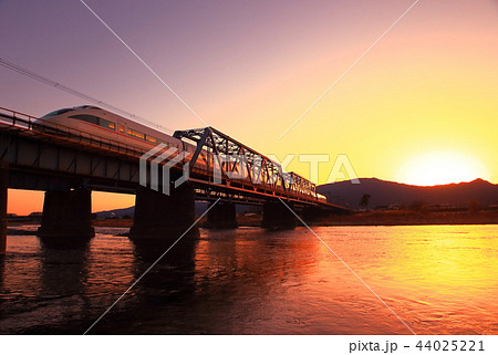 小田急ロマンスカーと夕暮れ 小田急ロマンスカーと夕暮れ 44025221
