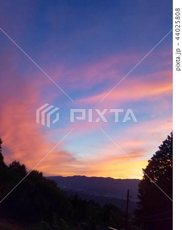 神秘的な空 神秘的な空 44025808