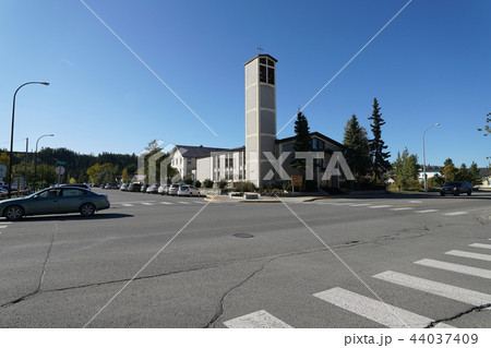 カナダ　ホワイトホース市内の サクレッド・ハート大聖堂 44037409