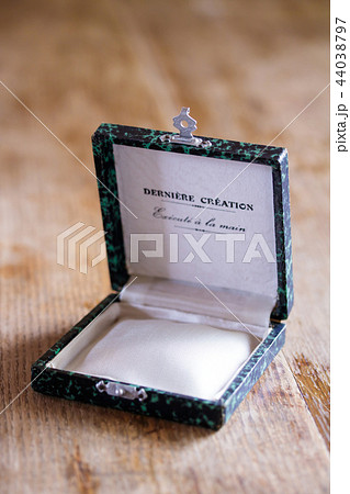 空のケース 44038797