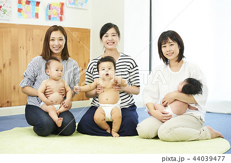 ベビーマッサージ ベビーマッサージ 44039477