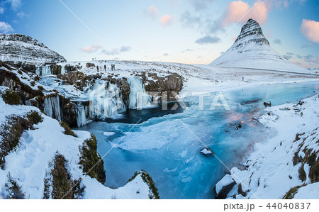 Famous Kirkjufell mountain in winter, Iceland Famous Kirkjufell mountain in winter, Iceland 44040837