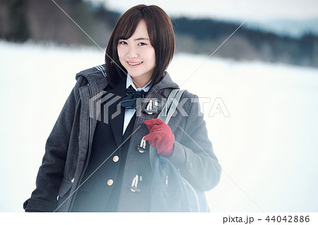 雪国の女子高生 44042886