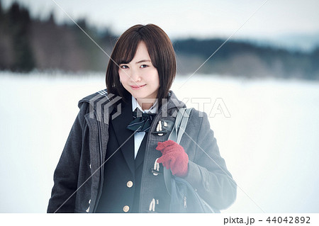 雪国の女子高生の写真素材
